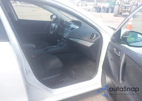 2013 Mazda Mazda3 I Touring z USA, uszkodzony, nr VIN JM1BL1VP1D1822267